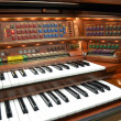 Lowrey Celebration Deluxe - Organ Pianos